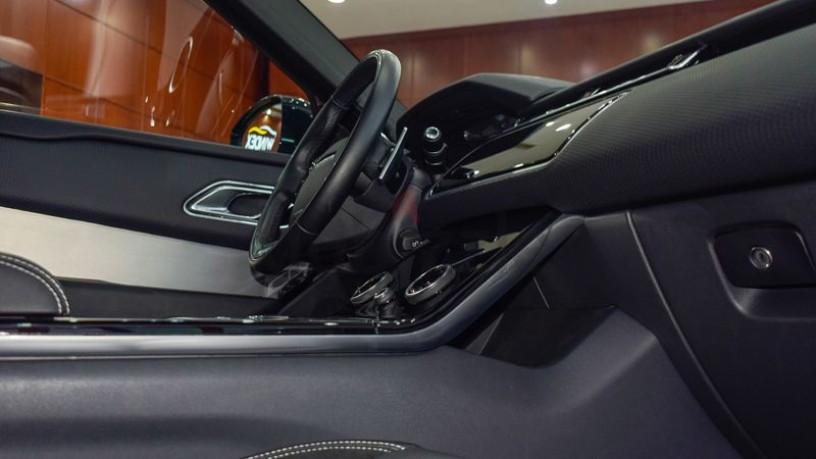 range-rover-velar-2019-diesel-big-2
