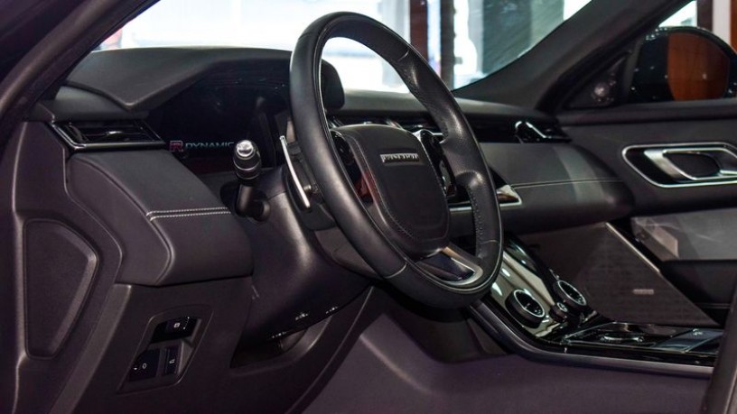 range-rover-velar-diesel-year-2020-big-4