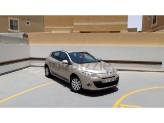 
                            
                            RENAULT MEGANE 2011
                            
                        