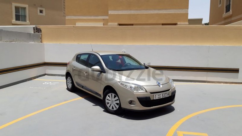 renault-megane-2011-big-7