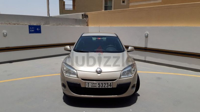 renault-megane-2011-big-6