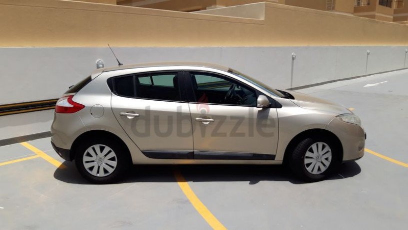 renault-megane-2011-big-5
