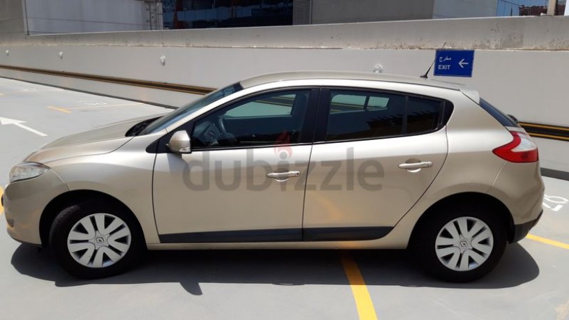 renault-megane-2011-big-2