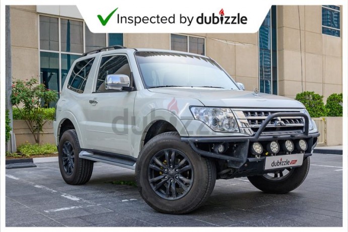 aed954month-2015-mitsubishi-pajero-38l-full-mitsubishi-service-history-gcc-specs-big-13