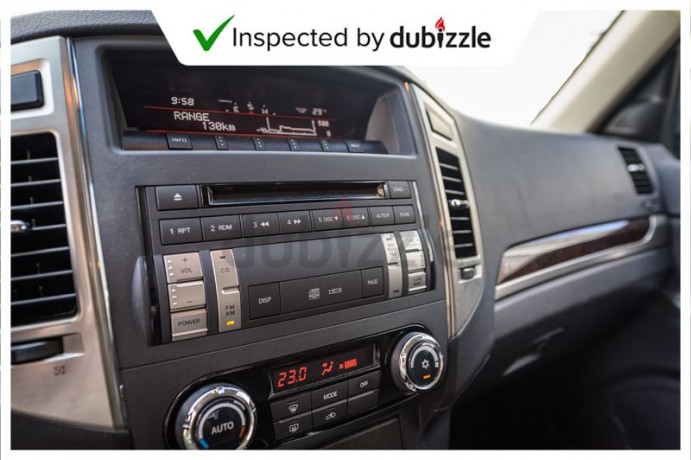aed954month-2015-mitsubishi-pajero-38l-full-mitsubishi-service-history-gcc-specs-big-1