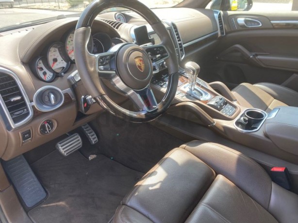 2016-gts-full-option-low-millage-full-service-history-big-3