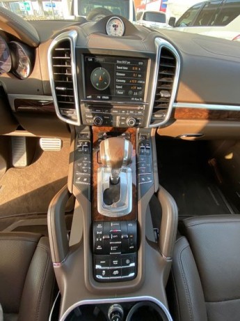 2016-gts-full-option-low-millage-full-service-history-big-2