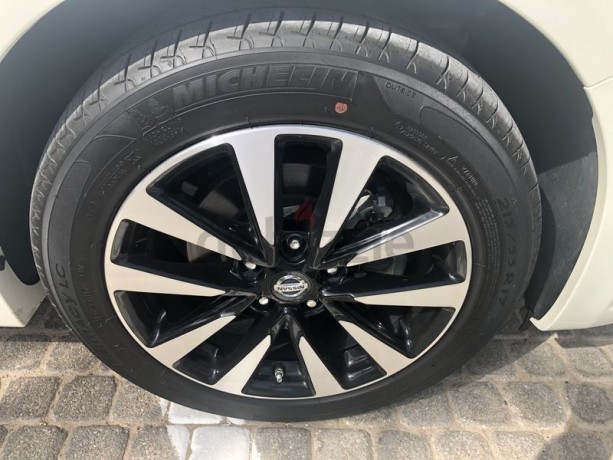 nissan-altima-sl-2018-gcc-full-option-low-km-24000-only-with-accident-free-big-2