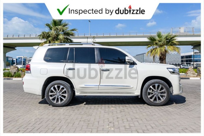 aed3192month-2016-toyota-land-cruiser-gxr-46l-8-seater-gcc-big-11