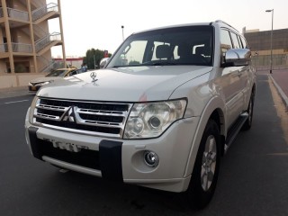 
                            
                            MITSUBISHI PAJERO FULL OPTIONS GCC CAR
                            
                        