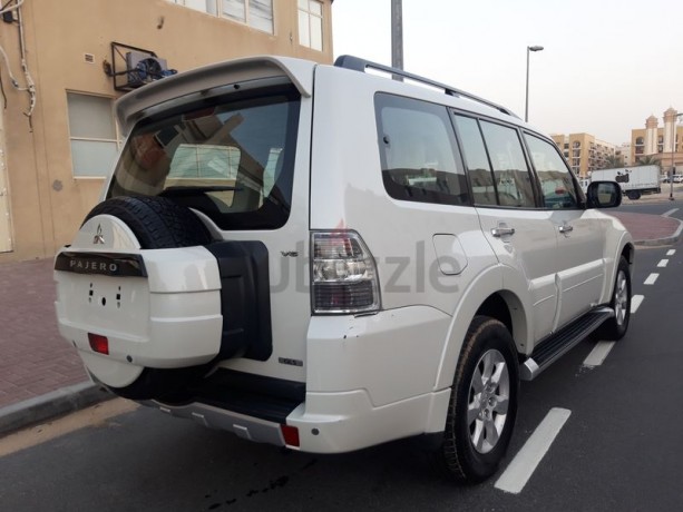 mitsubishi-pajero-full-options-gcc-car-big-7