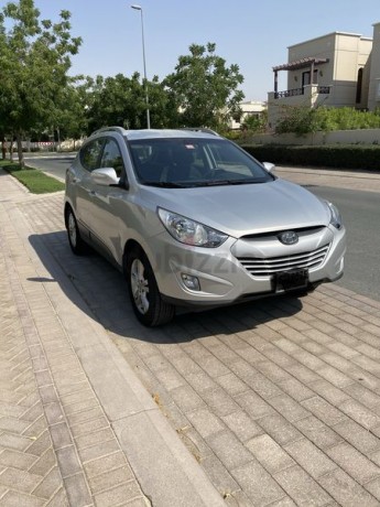 negotiable-brilliant-low-mileage-24l-hyundai-tucson-for-sale-big-8