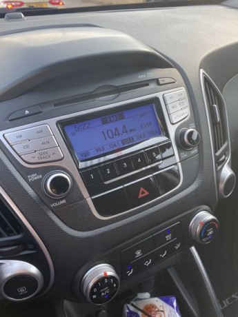 negotiable-brilliant-low-mileage-24l-hyundai-tucson-for-sale-big-5