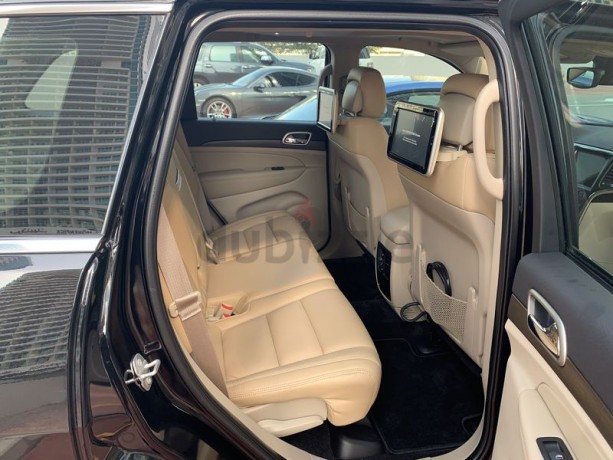 jeep-grand-cherokee-exclusive-edition-price-reduced-big-1