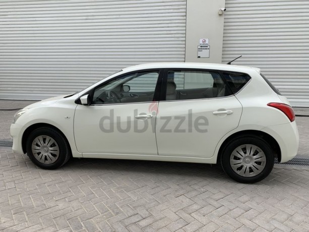 nissan-tiida-2016-gcc-all-original-1st-owner-both-keys-big-3