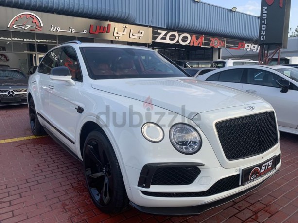 bentley-bentayga-w12-2018-gcc-kit-warranty-and-service-contract-02-2023-1-owner-big-9