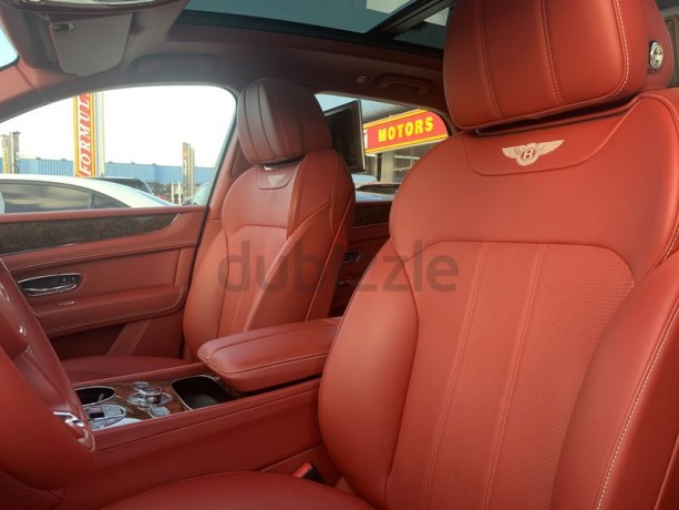 bentley-bentayga-w12-2018-gcc-kit-warranty-and-service-contract-02-2023-1-owner-big-3