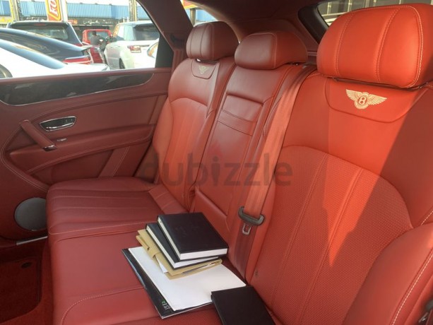bentley-bentayga-w12-2018-gcc-kit-warranty-and-service-contract-02-2023-1-owner-big-1