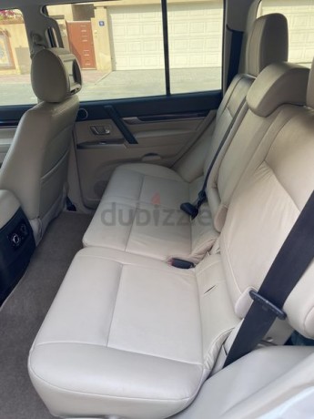 extremely-clean-pajero-big-3