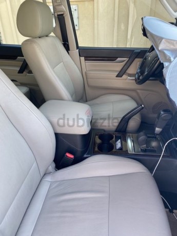 extremely-clean-pajero-big-0