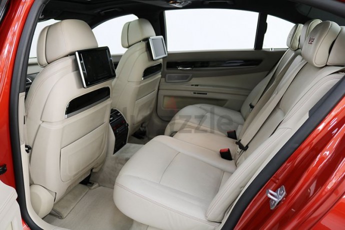 bmw-760li-m-sport-ndividual-2014-gcc-bmw-warranty-service-packagefully-loadedstunning-car-big-9