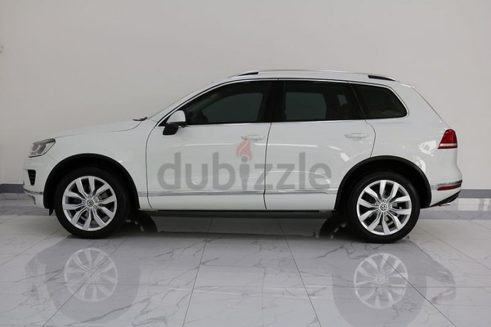 volkswagen-touareg-sport-2016-gcc-april-2021-volkswagen-warrantyfully-loaded-big-15