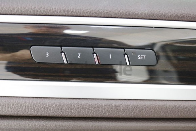 volkswagen-touareg-sport-2016-gcc-april-2021-volkswagen-warrantyfully-loaded-big-3
