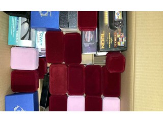 BOX full of Bracelets and fashion - صندوق يحتوي على مجوهرات متنوعة