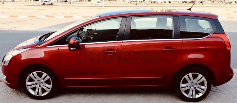peugeot-5008-2012-model-gcc-full-option-both-keys-big-9
