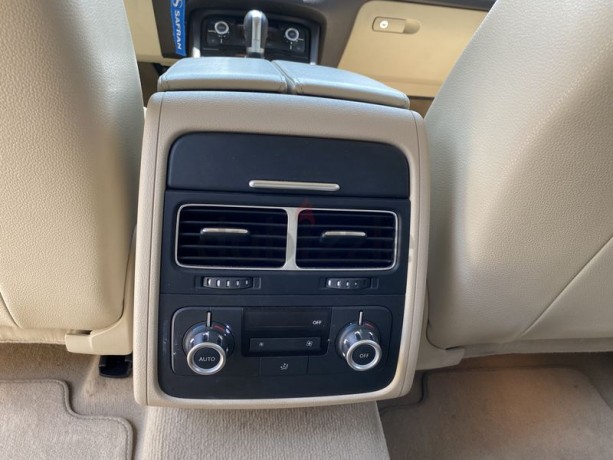 perfectly-cared-for-touareg-2014-big-4