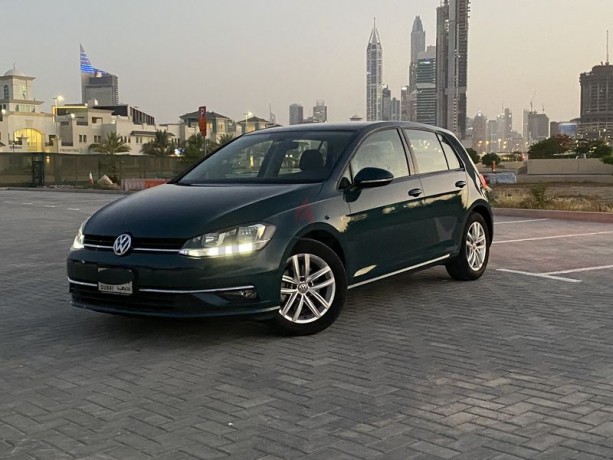 2017-volkswagen-golf-tsi-big-9