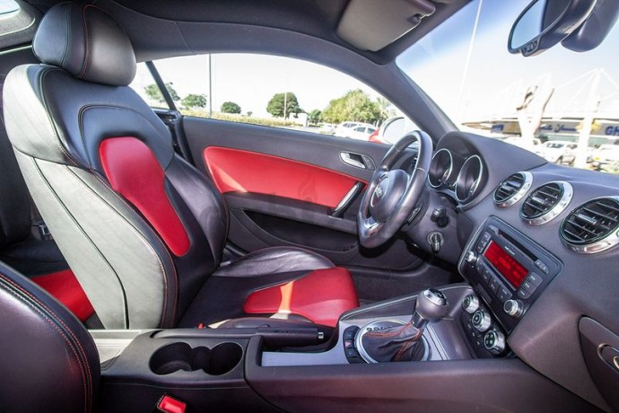 audi-tt-2015-gcc-assist-and-facility-in-down-payment-1275-aedmonthly-1-year-warranty-big-3