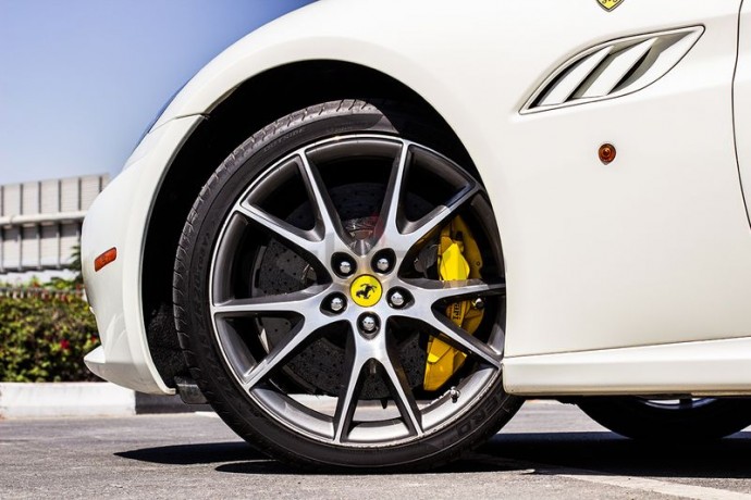 ferrari-california-2014-gcc-fsh-5860-aedmonthly-al-tayer-service-warranty-big-0