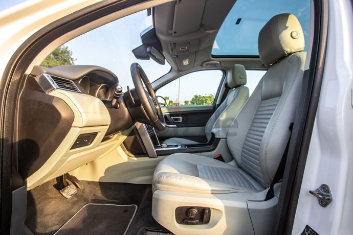 land-rover-discovery-2016-gcc-assist-and-facility-in-down-payment-1-year-warranty-big-4