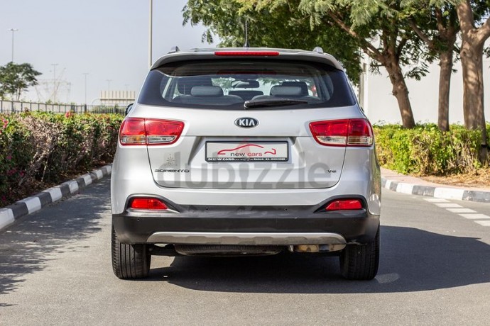 kia-sorento-2017-gcc-assist-and-facility-in-down-payment-1050-aedmonthly-1-year-warranty-big-7