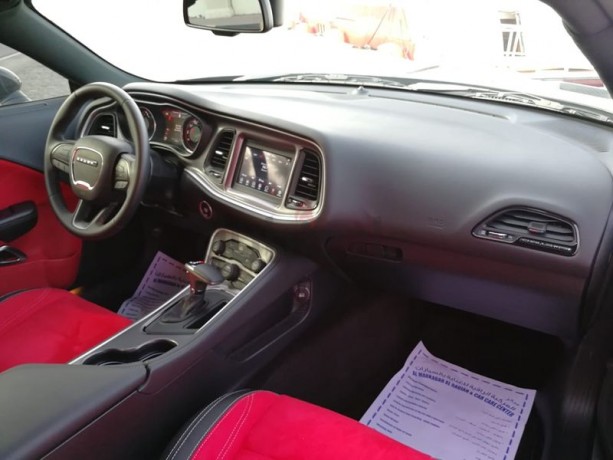 dodge-challenger-2019-low-mileage-big-11
