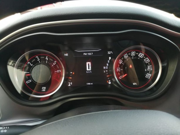dodge-challenger-2019-low-mileage-big-9