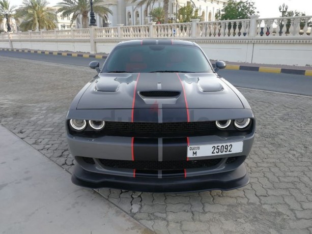 dodge-challenger-2019-low-mileage-big-0