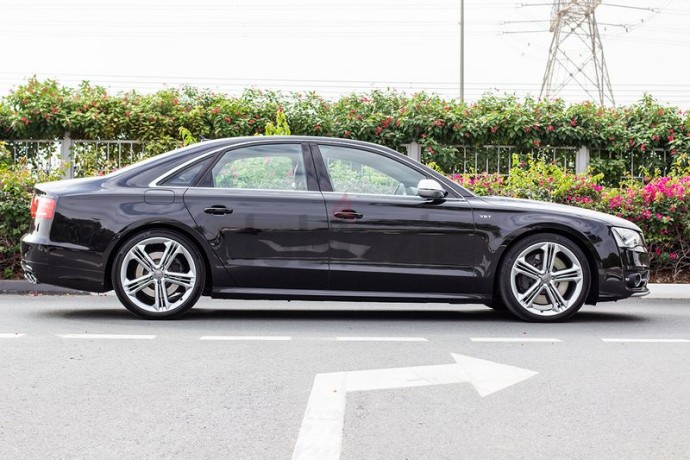 audi-s8-2013-gcc-assist-and-facility-in-down-payment-2295-aedmonthly-1-year-warranty-big-6