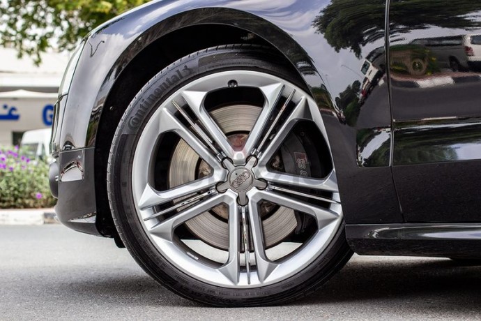 audi-s8-2013-gcc-assist-and-facility-in-down-payment-2295-aedmonthly-1-year-warranty-big-0
