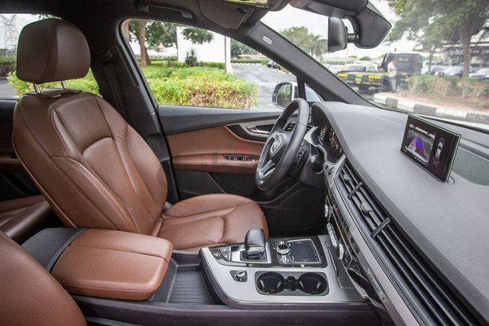 audi-q7-2016-gcc-assist-and-facility-in-down-payment-2530-aedmonthly-1-year-warranty-big-5