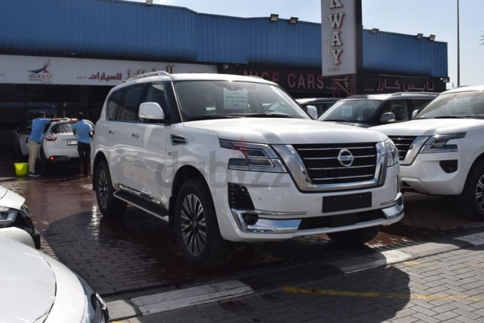 nissan-patrol-v8-titanuim-gcc-3-years-local-delar-warranty-big-18
