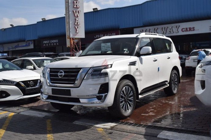 nissan-patrol-v8-titanuim-gcc-3-years-local-delar-warranty-big-17