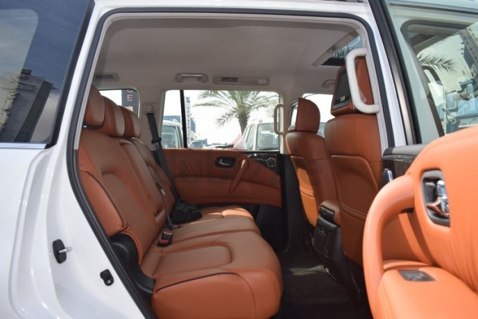 nissan-patrol-v8-titanuim-gcc-3-years-local-delar-warranty-big-5