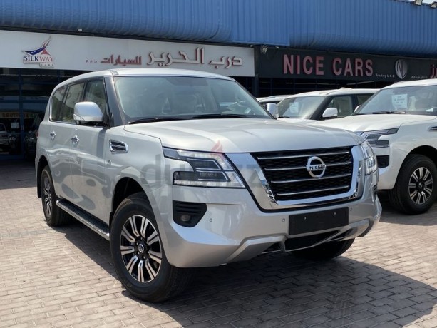 nissan-patrol-v8-t2-le-gcc-3-years-local-delar-warranty-big-17