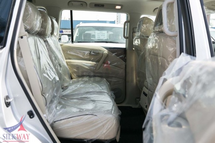 nissan-patrol-v8-t2-le-gcc-3-years-local-delar-warranty-big-5