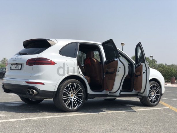 porsche-cayenne-s-platinum-edition-2017-gcc-under-warranty-2020-big-8