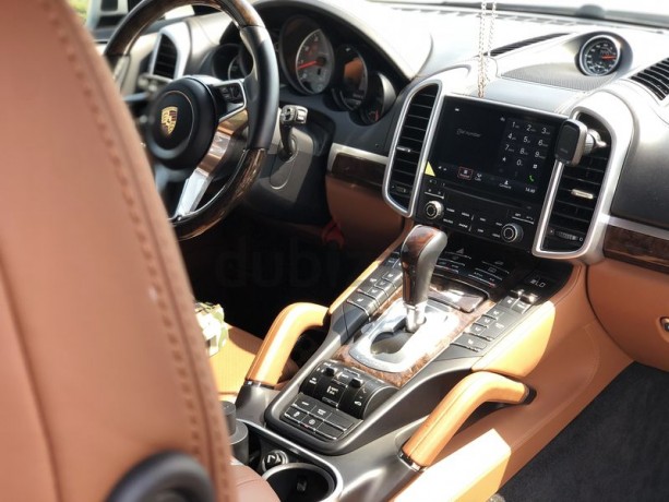 porsche-cayenne-s-platinum-edition-2017-gcc-under-warranty-2020-big-4