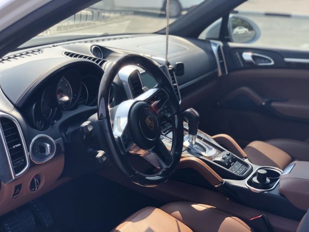 porsche-cayenne-s-platinum-edition-2017-gcc-under-warranty-2020-big-3