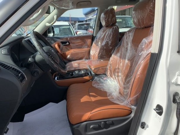 nissan-patrol-v6-platinum-gcc-3-years-local-delar-warranty-big-1